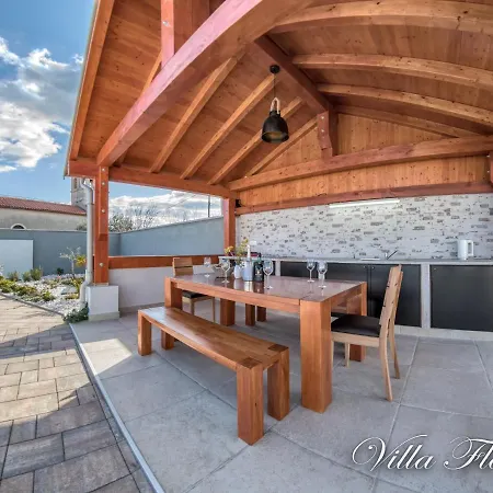 Villa Flores *