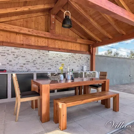 Villa Flores *